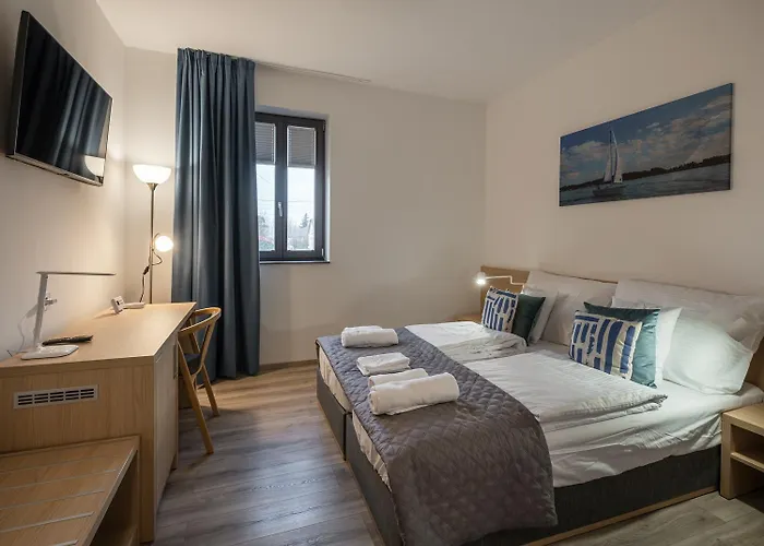 Stadium Panzio לינה וארוחת בוקר Németbarnag