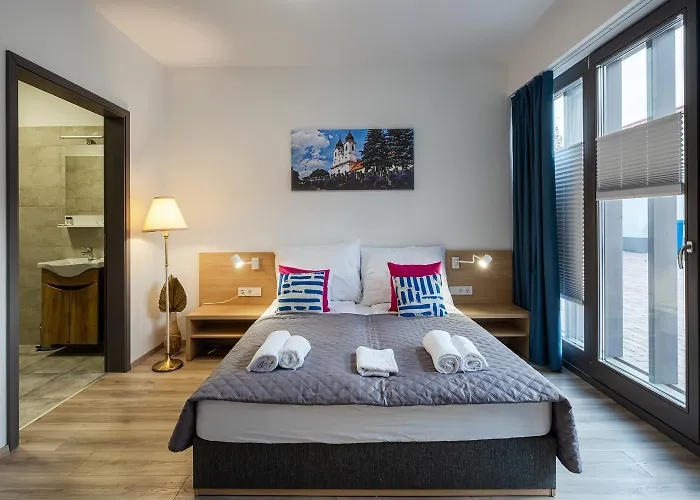 לינה וארוחת בוקר Stadium Panzio Németbarnag