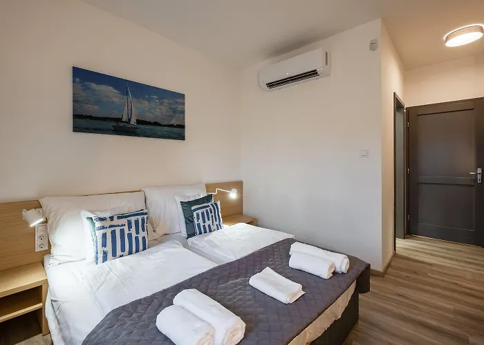 Stadium Panzio לינה וארוחת בוקר